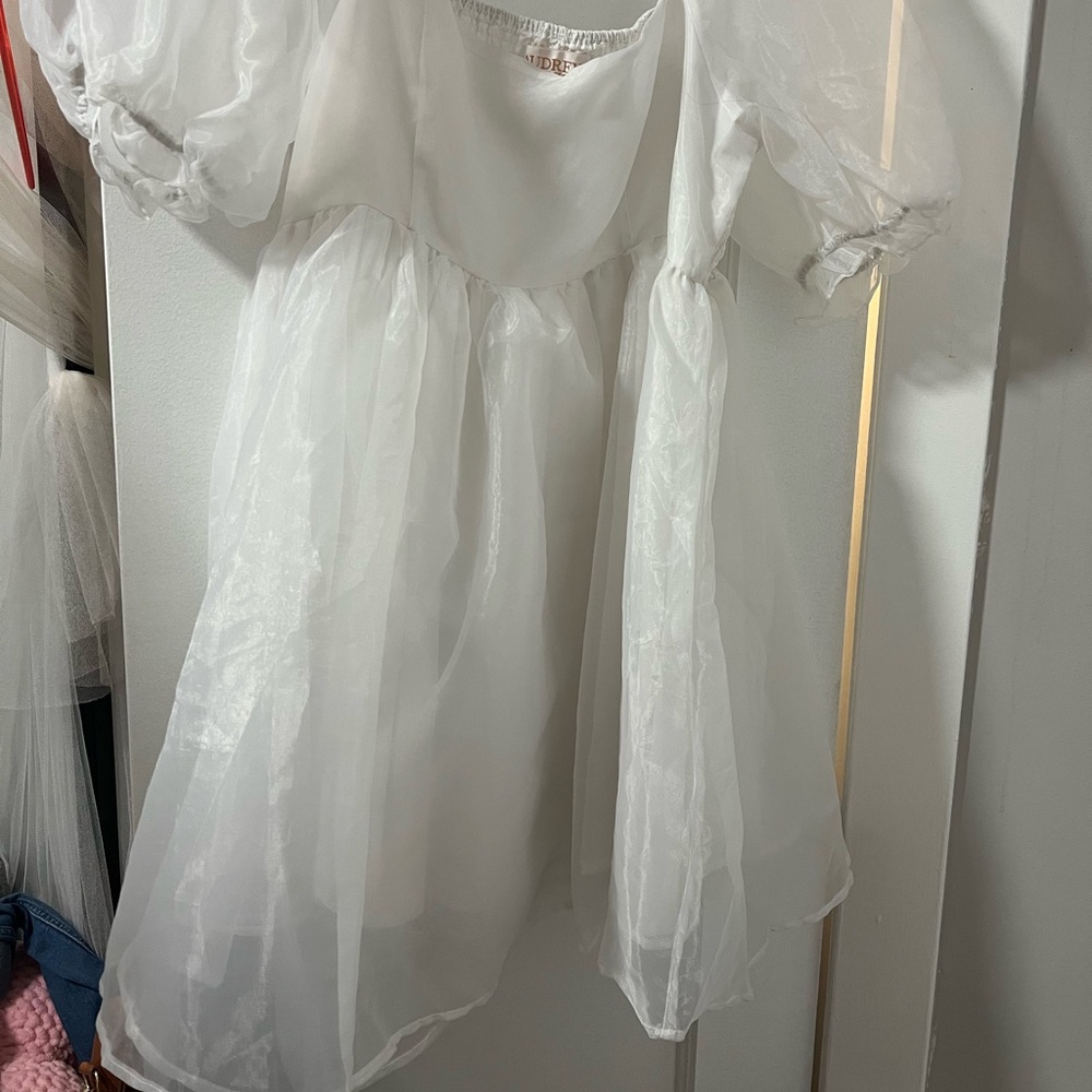 Francesca’s Audrey Parks white mini dress